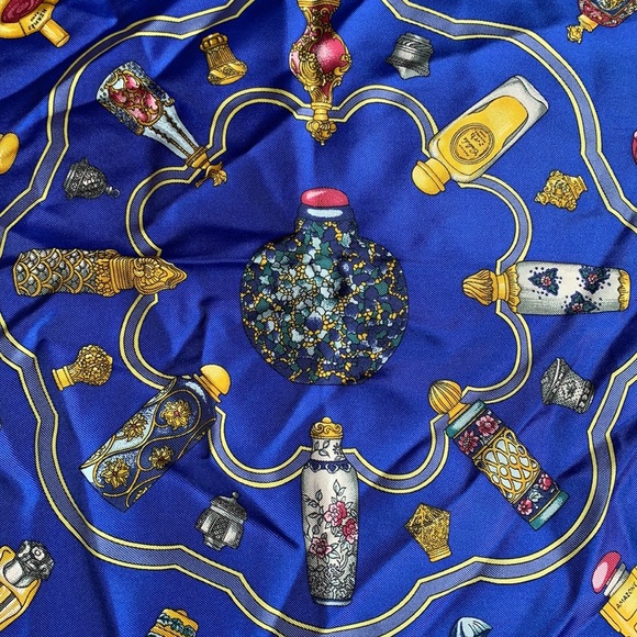 ❤️Hermès Perfume Bottle Silk Square Scarf! - Picture 2 of 10